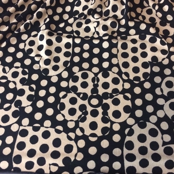 BLACK & CREAM PATTERNED POLKA DOT FLOWY TOP - Picture 4 of 5